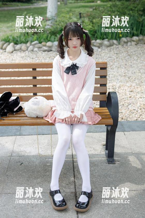 原图是诱捕你心的暗流：森萝财团的“校服肉丝少女”值得你一探究竟。