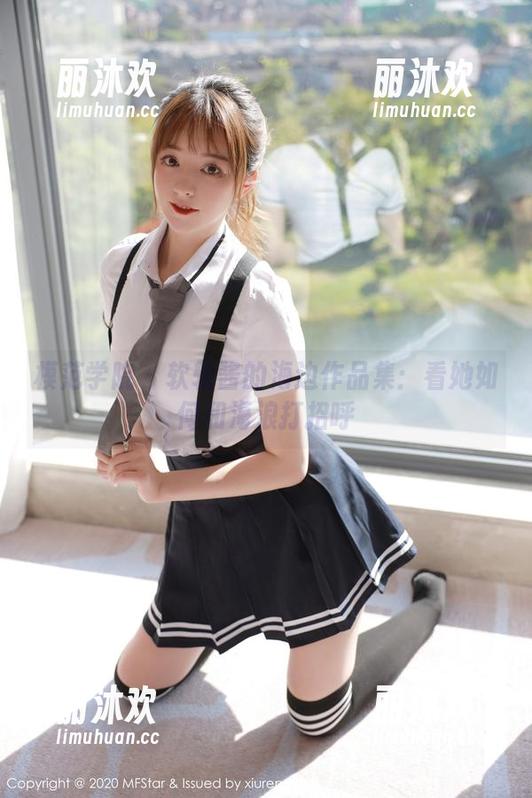 模范学院 - 软软酱的海边作品集：看她如何和海浪打招呼