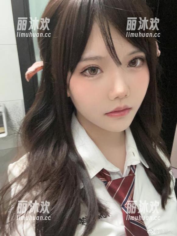 洛可ss的套装写真，高清到能看到我脸上的一根毛！