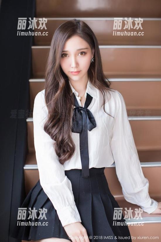 爱蜜社-LindaLinda 爱蜜社 - 来一发!LindaLinda有皮衣套图和你分享