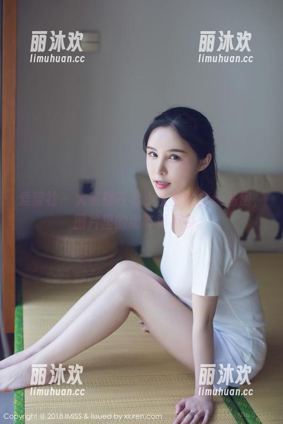 爱蜜社 - 大家都在看小宝酱的白丝私房，图片里的细节真不少。