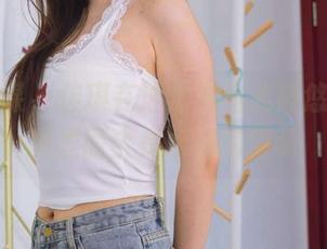 物恋传媒 - 佳琪在泳池如鱼儿般悠游，写真里面全是水润的趣味