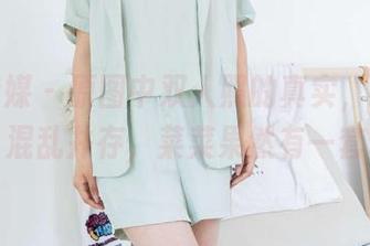 物恋传媒 - 原图中双人照的真实，美好与混乱并存，菜菜果然有一套