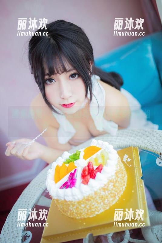 图集速览：猫九酱的高叉连体衣&短裙组合，在线等，心痒痒。