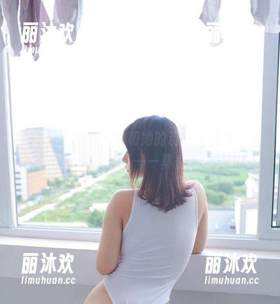 超级温柔的猫九酱和她的粉色圣诞兔，我的眼睛要闪瞎了——真香的写真！