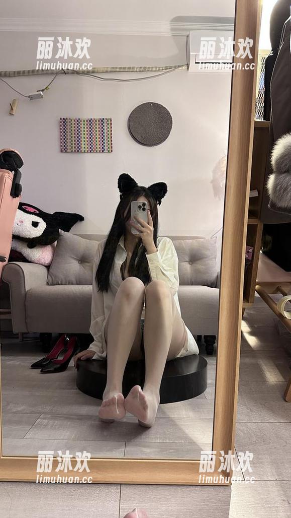 微密圈 - 玫桃泡芙的女孩写真，定制的那种，想必女生也羡慕