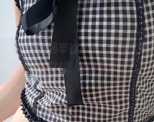 微密圈 - 相扑猫穿黑丝吊带的样子，让我想到了刚从沙发上爬起来的时刻，套图可真迷了。