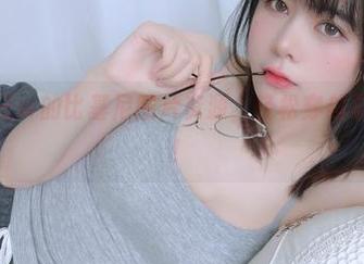 眼酱大魔王w的比基尼图片资源，轻松穿越夏日小心思！