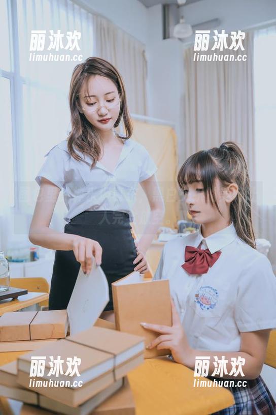 图包里的神乐坂真东，黑白交织的美好让人完全放空。