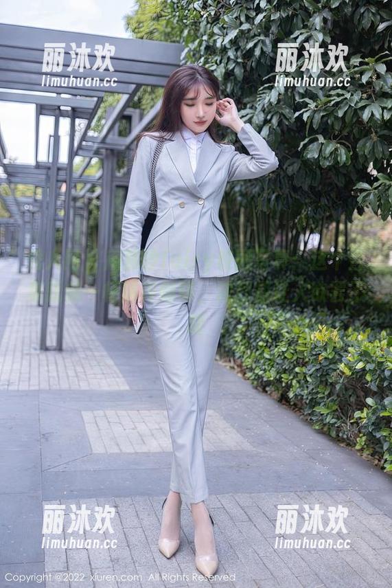 秀人网 - 周慕汐fairy校园写真：这个合集就像一杯隔夜咖啡，浓烈却让人欲罢不能