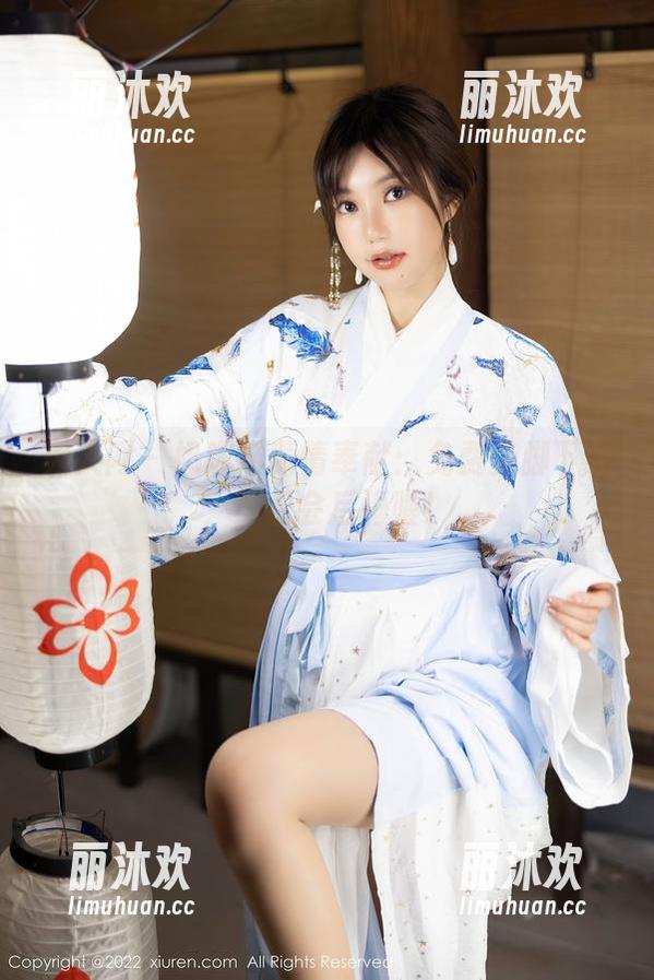 秀人网 - 奶喵喵倾情奉献：免费美脚下载，不看会后悔喔！