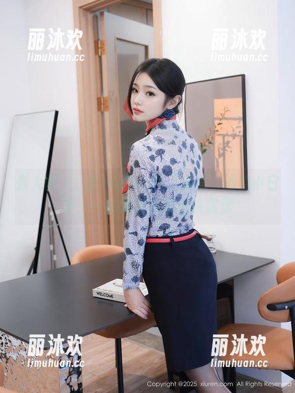 秀人网 - 媃柔rourou的“定制”海边小日子：一抹曙光在我心头荡漾
