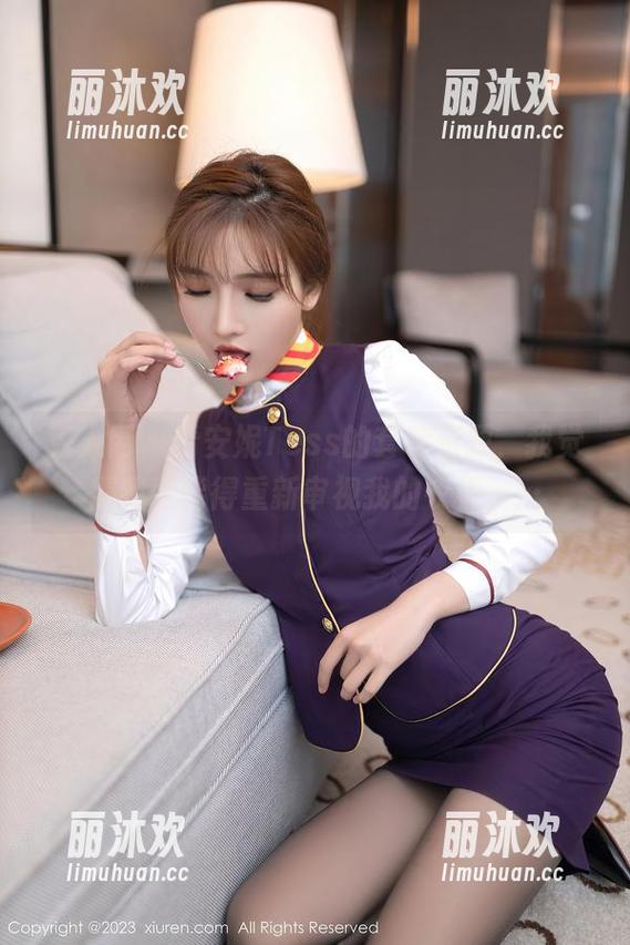 秀人网 - 看安妮Tess的套装资源，我觉得我可能得重新审视我的衣柜……