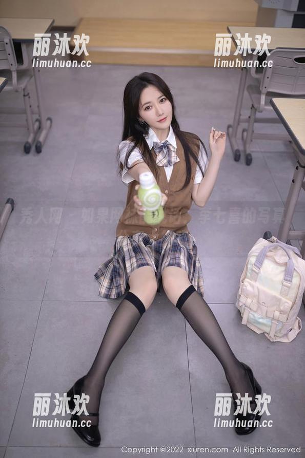 秀人网 - 如果网袜能说话：李七喜的写真分享大揭晓