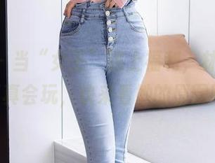 秀人网 - 当“女王”遇上福利，林文文yooki真会玩，快来看她的原图吧！