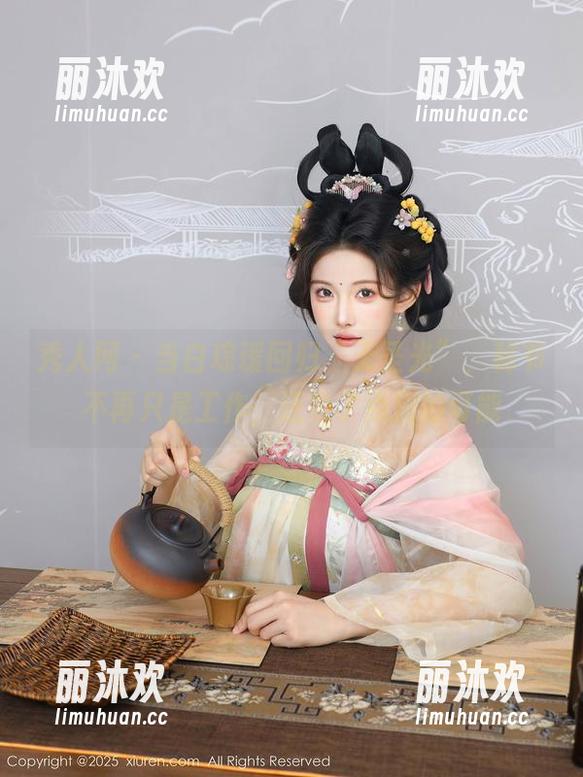 秀人网 - 当白琮瑗回归“无圣光”，秘书不再只是工作，还多了点别的可能