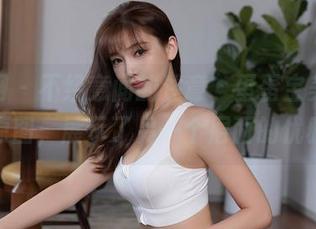 秀人网 - 不经意间的注意，蛋蛋宝美足全集原图，展示了另一个层面的优雅。