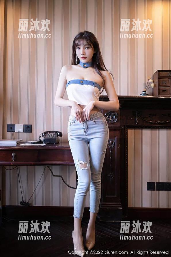 秀人网 - 观看趁热拿铁latte的美脚合集，脚趾头的魔力真让我意乱情迷。