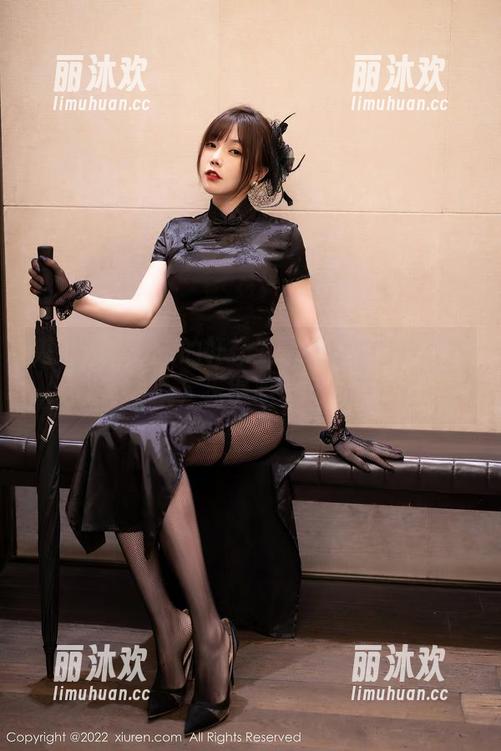 秀人网 - 黑色的轩轩王子：全套写真闹剧，深得心头好
