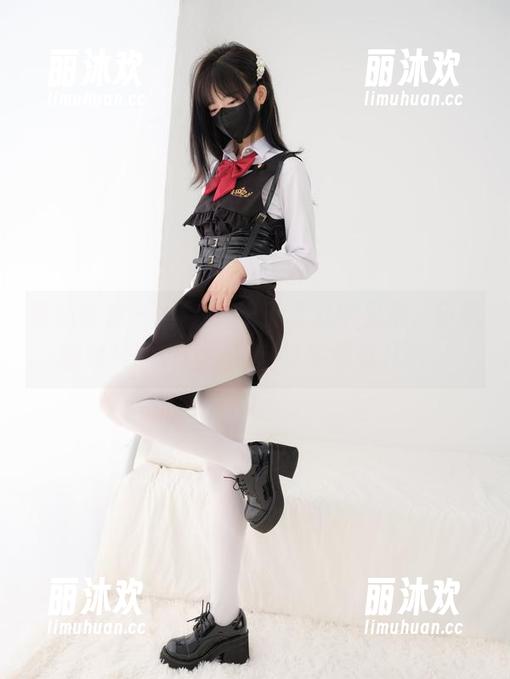 紧急企划 - 黑丝JK于无圣光中显形，小恩的照片确实让人不自觉多看好几眼。