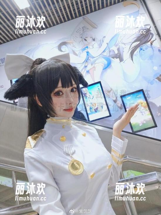 符玄cos，紫氯氯私拍：我能说我一直在盯着那个小发卡吗？这画面太值得反复咀嚼。