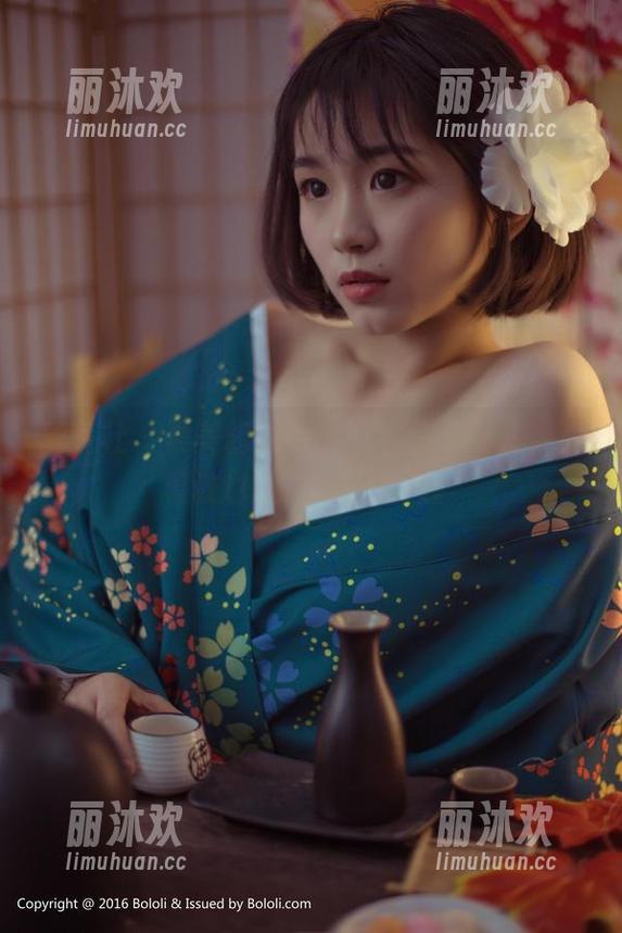 菠萝社 - 夏美酱的原图：可爱外衣下，藏着谁也没发现的性感。