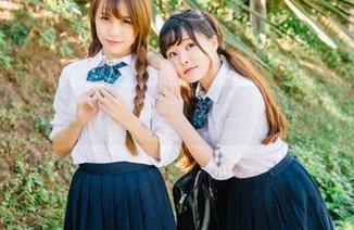 菠萝社 - 猫九酱Sakura和她的水手服，免费图集不够呒呒哒