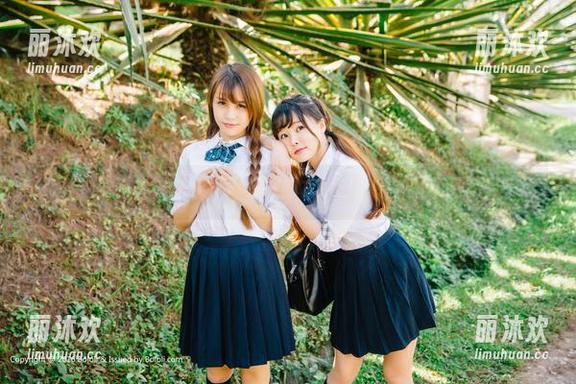 菠萝社 - 猫九酱Sakura和她的水手服，免费图集不够呒呒哒