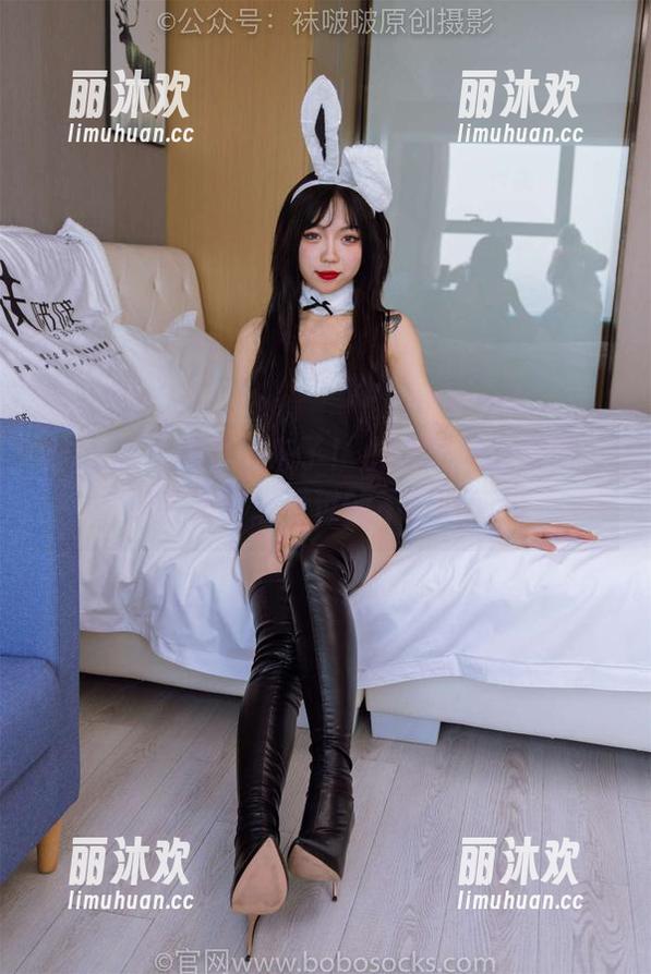 袜啵啵-小淳 袜啵啵 - 感报社来了!小淳短肉丝套图,脚尖加固,看过的不要盯着哦