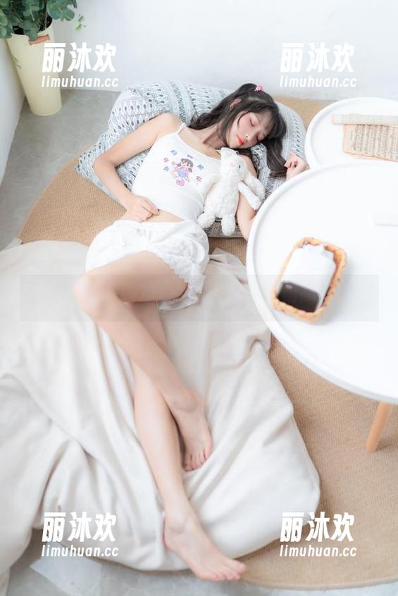 寻味四季，西瓜少女的JK写真集高清播出