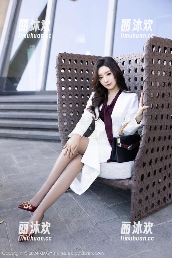 语画界 - 黄乐然的毛衣，私拍中竟发现了美图的另一种可能性？！