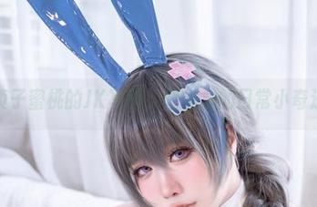贞子蜜桃的JK写真，壁纸里的日常小奇迹