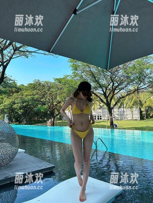 微密圈 - 看这张金希儿的作品，我现在喜欢上黑色连体环扣了！