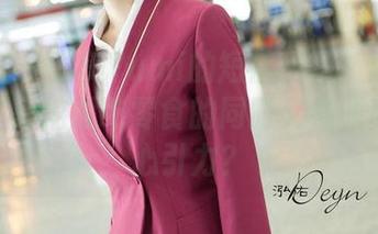 青豆客 - 尤美Yumi的短裤秘籍：怎么穿得像在家炫耀吃零食的同时又像脱离了地心引力？