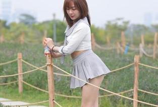 魔镜街拍：高跟性感，私房秀出不一样的腿